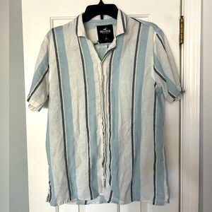 Hollister Men's Casual White and Blue Striped Shirt